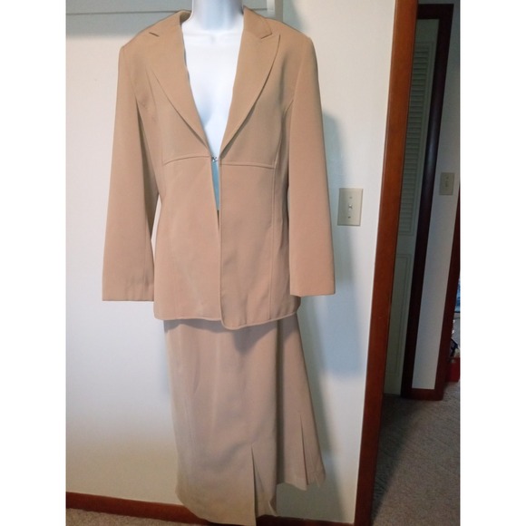 2 Piece Skirt Suit Clifford And Willis Brown Size‎ 10 Jacket Sz 8 Skirt - Picture 1 of 16
